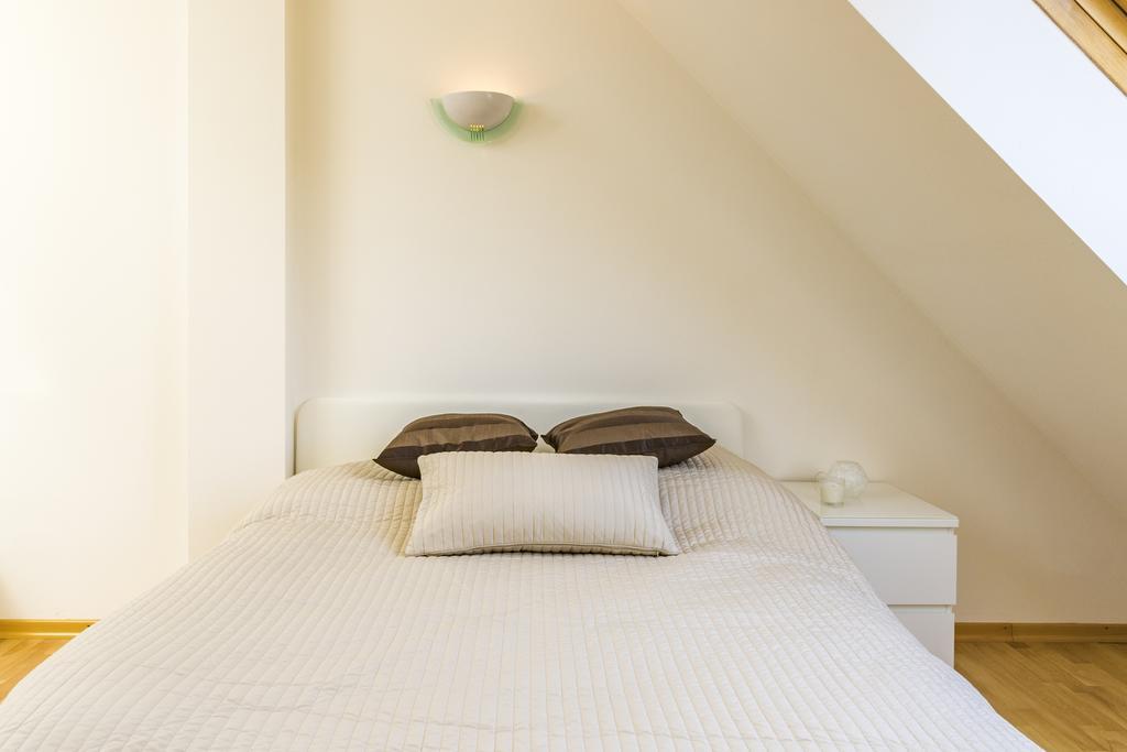 Maisonette Apartment Am Bahnhof - Adults Only İnnsbruck Dış mekan fotoğraf