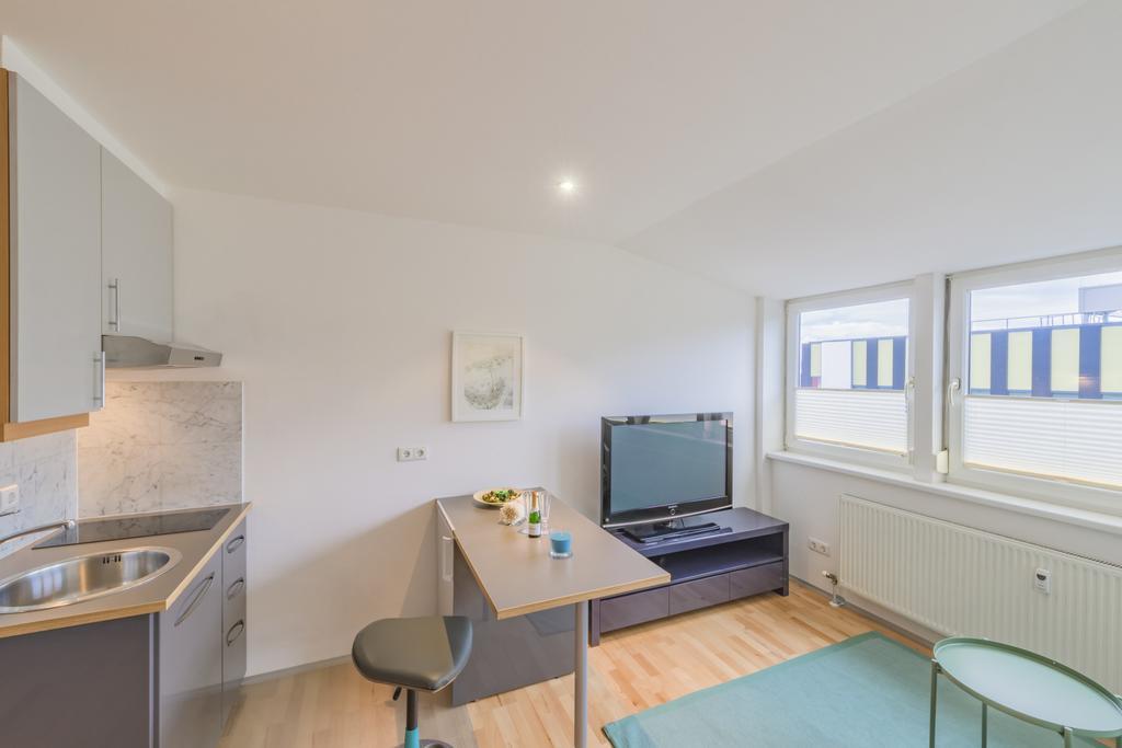 Maisonette Apartment Am Bahnhof - Adults Only İnnsbruck Dış mekan fotoğraf