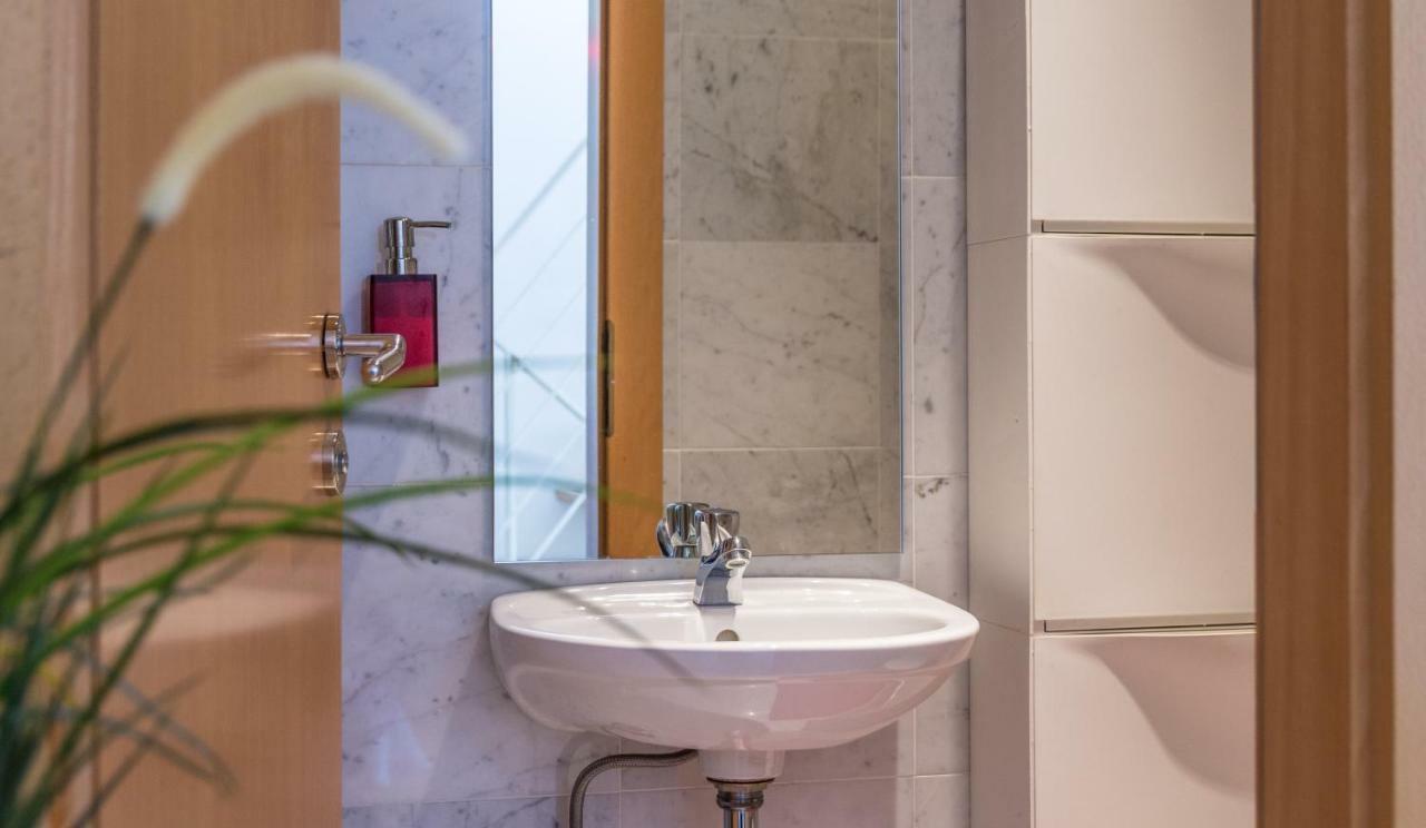 Maisonette Apartment Am Bahnhof - Adults Only İnnsbruck Dış mekan fotoğraf